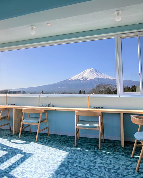 写真：富士山展望ワーケーションルーム