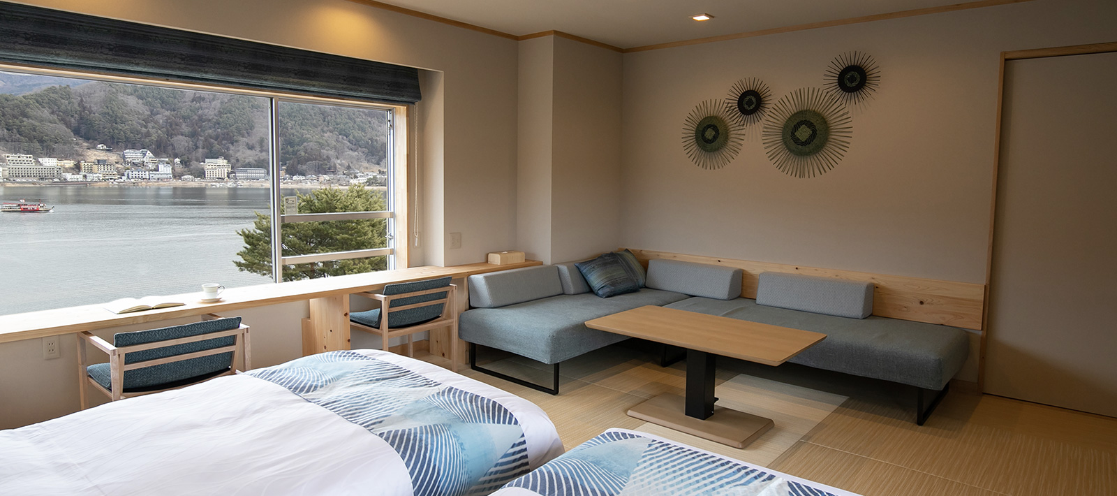 河口湖側ビューバス客室(角部屋)